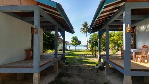 Nias Bed & Breakfast | New Raya - Nias Beach Bungalows