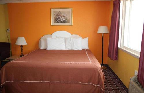 Niagara Falls Hotel | New Red Carpet