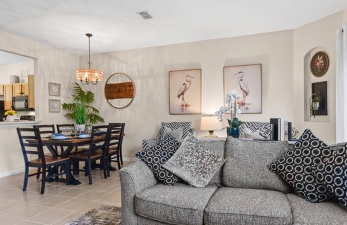 Kissimmee House | NEW! Relaxing Townhome Stay in Regal Oaks Resort by Old Town