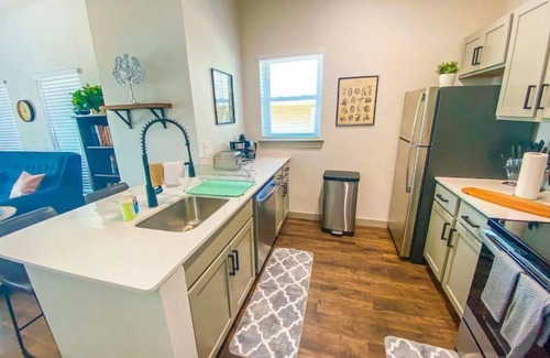 Lower Greenville House | NEW Remodeled Apt Lower Greenville | Free Coffee