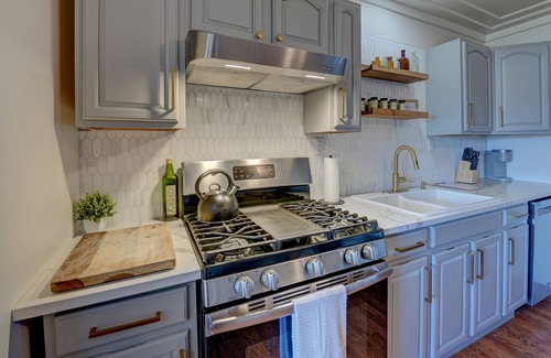 Coxsackie House | New! Remodeled Hudson Valley home with stunning river views