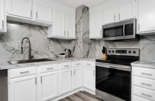 North Star Apartment | New remodeled unit next to Downtown at Westchester