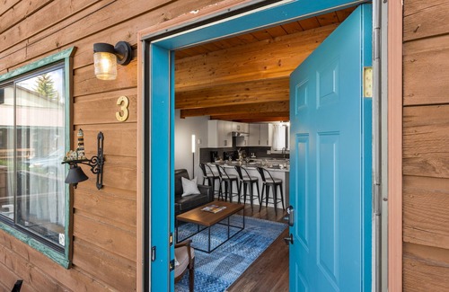 West Yellowstone House | New Remodeled Townhome Blocks From Yellowstone Otters Den