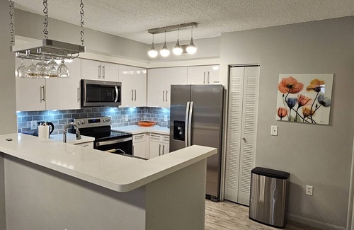 Downtown Hollywood Condo | New Reno Hollywood,FL-3M Rental-2BDR 2 BTH