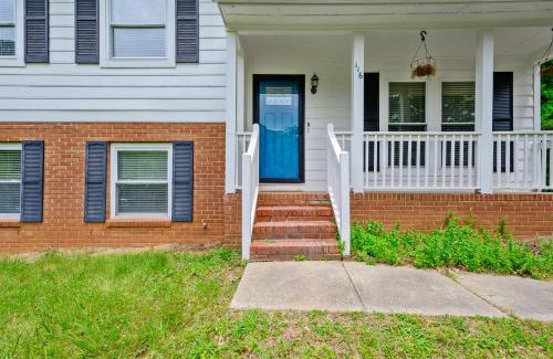 Cary House | NEW Renovated 4BR Games Big Backyard Deck