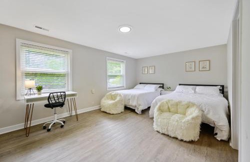 Cary House | NEW Renovated 4BR Games Big Backyard Deck