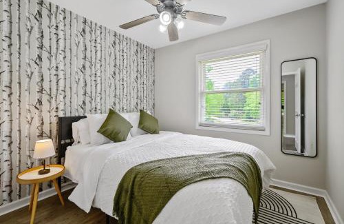 Cary House | NEW Renovated 4BR Games Big Backyard Deck