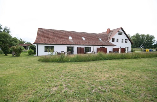 Luetow House | new! renovated cottage, modern furnishings and a seaside resort on the waterfront