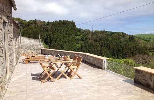 Nordeste House | New renovated holiday home with large kitchen and huge view