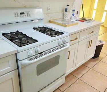 Hacienda Heights House | New renovated room with shared bathroom