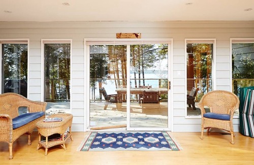 Oro-Medonte Cottage | New Renovated Waterfront Cottage Orillia 1hr from GTA -Summer 2023 Availability!