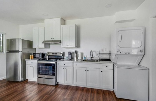 San Bernardino Apartment | New Renovation | 4min2Hospital | Close To Freeway