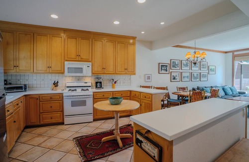 Tahoe Sierra Estates Condo | New Rental at Tahoe Tavern Condo w Pool/Pier/Tennis & BUOY Rental