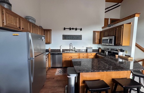 McHenry Condo | New rental-Charming 3 bedroom with lake & mountain views/access and indoor pool!