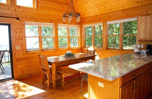 De Soto Cabin | New Rental! Kid Friendly Bluff House with incredible Mississippi River Views!