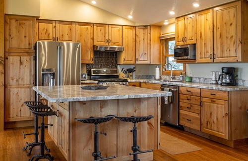 Meeteetse House | New Rental! Located on a Bison Ranch in Meeteetse WY