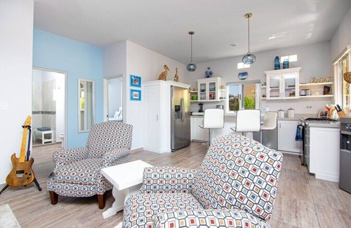 El Pescadero Condo | New rental! Peaceful and cozy condo, just 2 minutes from the beach.