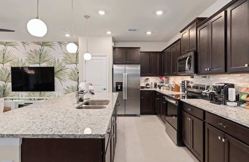 Four Corners House | New Resort, Themed, Ultra Comfortable, Heated Private Pool, Game Room, Family Ho