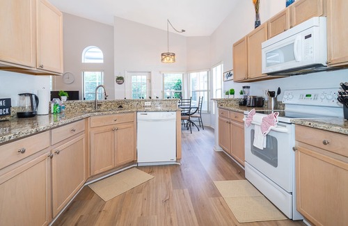Lake Davenport Estates House | NEW! Retreat w/ heated Pool ~ 9 Mi to Disney!