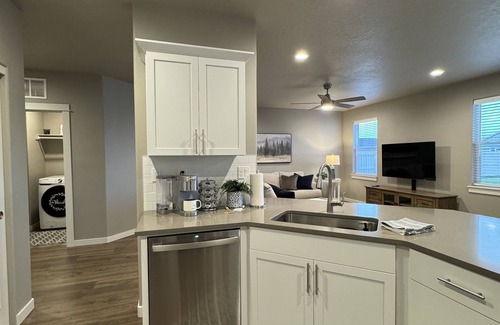 Nampa House | New & right by Ford Idaho Center, shops & the 84!