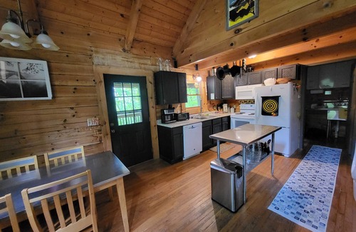 Hico Cabin | New River & Gauley River family cabin -10 minutes to state & national parks