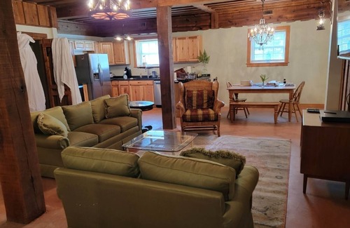 Beckwith House | New River Gorge National Parkn4 Bedroom 2 Bathroom
