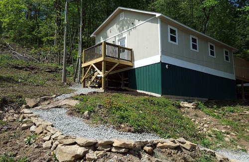 Summerlee House | New River Loft, 3224 Court St. Fayetteville. Come enjoy the Gorge.