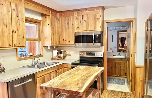 Mouth of Wilson Cabin | New River Mountain Vacation Home Kayak, Bike, Fly Fish