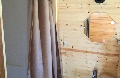 Lansing Cabin | New River Tiny Houses - New River & all Activities - 4 min away - Sleeps up to 4