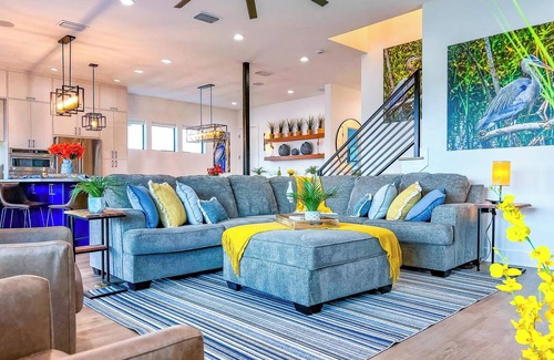 South Seminole Heights House | NEW-Riverbend Escape-Luxury Riverfront Oasis