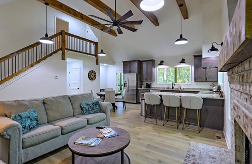 Dahlonega Cabin | New! Riverfront with Arcades & Firepit