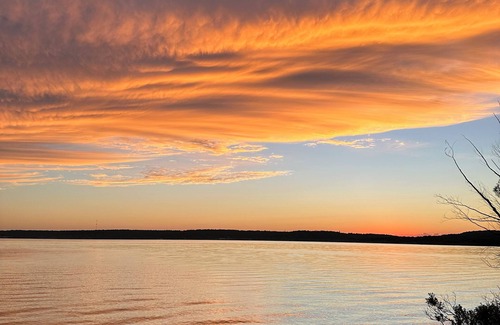 Afton Cabin | NEW! Romantic Adults only secluded Aframe on Grand Lake O’Cherokees. Lake front.