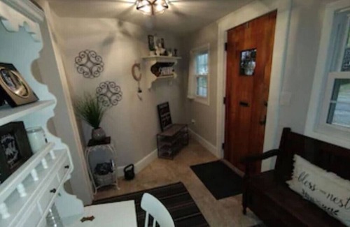 Barberton House | NEW: Romantic west side cottage