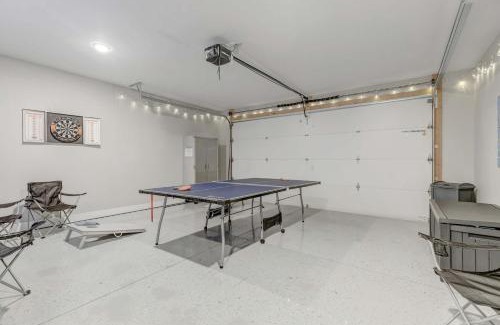 Haynes Area House | New Rooftop with city views game room DT Nash
