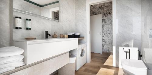 Segrate Apartment | New San Raffaele Apartment with Free Parking and Air Conditioning