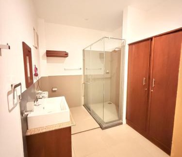Minuwangoda Hotel | New saniro airport sports hotel