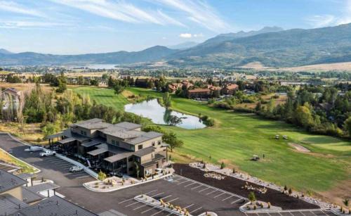 Wolf Creek House | New Scenic Garden of Eden Golf View