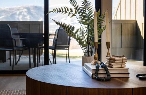 Wolf Creek House | New Scenic Garden of Eden Golf View