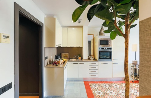 Sant Antoni Apartment | New! Serviced Boutique Apartment close to Ramblas! Daily Cleaning!
