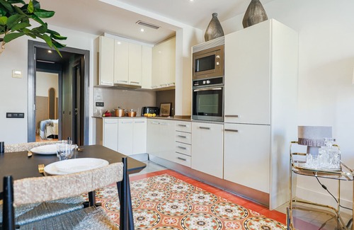 Sant Antoni Apartment | New! Serviced Boutique Apartment close to Ramblas! Daily Cleaning!