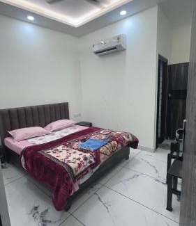 Muzaffarnagar Apartment | New shiv shudh bhojnalaya