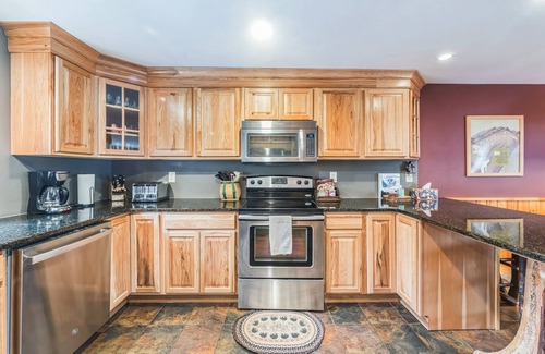 North Creek House | NEW! Showcase 3-Bedroom Townhouse with Pool by The Summit at Gore Mountain