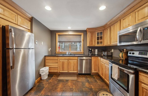 North Creek House | NEW! Showcase 3-Bedroom Townhouse with Pool by The Summit at Gore Mountain