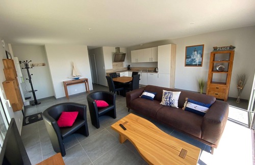 Saint-Jacques House | New single-storey house, small sea view