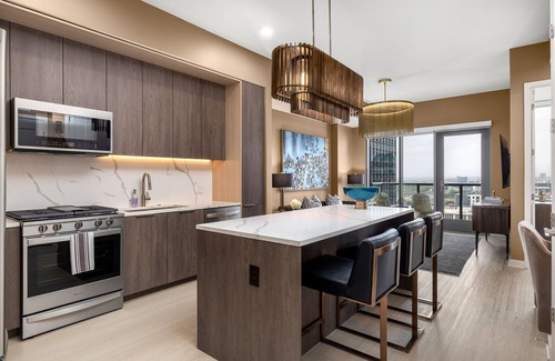 Midtown Apartment | *NEW* Skyfall by ALR