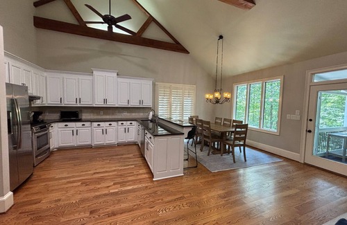 Dawsonville Cabin | New! Slice of Paradise on Lake Lanier