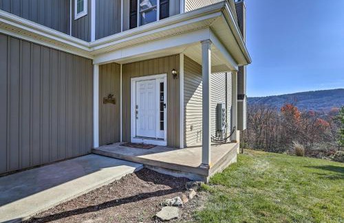 Tannersville House | New ! Slopeside Townhome : WFH, Ski, Dine & Hike