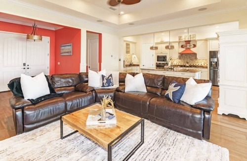 New Smyrna Beach House | New Smyrna Luxury River Oasis w/Dock & Pool