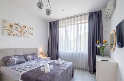 Sofia City Center Apartment | + New +Sophisticated Apt/Wifi 500Mbps/FREE parking
