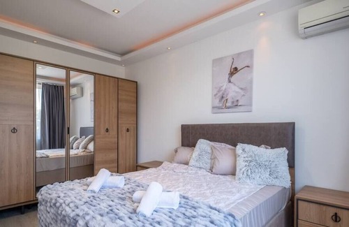 Sofia City Center Apartment | + New +Sophisticated Apt/Wifi 500Mbps/FREE parking